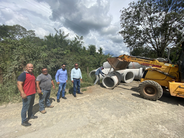 Prefeitura realiza obras de drenagem pluvial