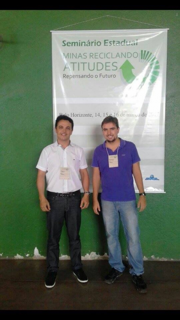 Da esquerda para direita: O Secretário de Desenvolvimento Social Denis de Castro Ferreira e o Secretário de Meio Ambiente Lourenço Magela, durante o Seminário.