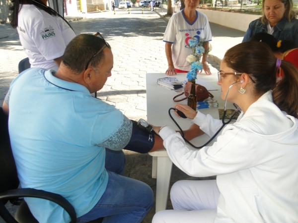 Secretaria de Saúde realiza feira de saúde na Praça Tonico Rabelo