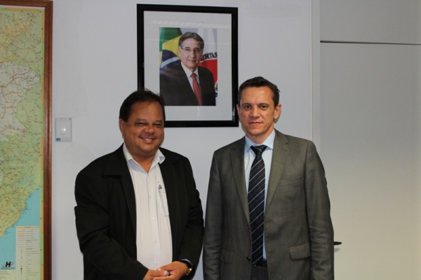 Da direita para esquerda: o prefeito Marco Aurélio e o subsecretário da Segov, Marco Antônio Viana Gomes 