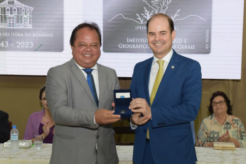 Prefeitura de Pains e Instituto Histórico e Geográfico de MG entregam Medalha de 80 anos de Pains