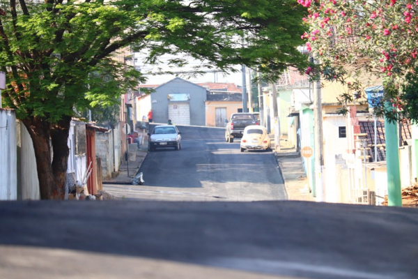 Prefeitura realiza obra de recapeamento na rua Joaquim Murtinho