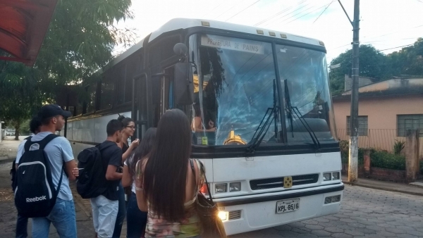 Prefeitura vai oferecer transporte gratuito para alunos que cursarem a faculdade de Iguatama