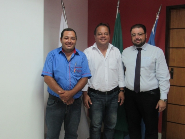 Prefeito recebe visita do Chefe da Assessoria Jurídica da Governadoria de Minas Gerais