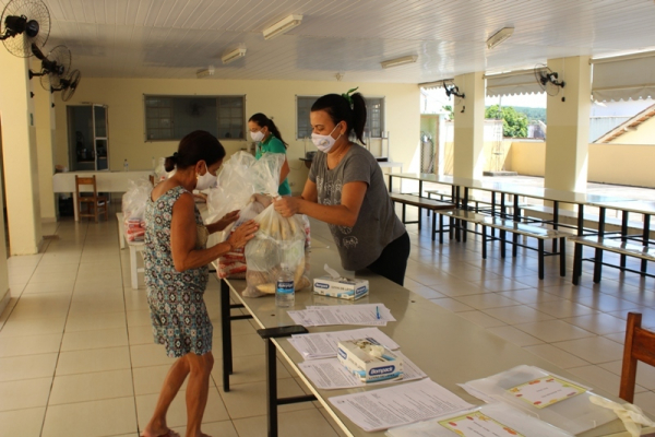 Escola Municipal Professor João Batista Rodarte realiza entrega do Kit de Alimentação Escolar