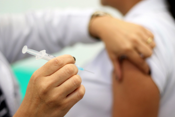 Pains recebe 230 vacinas contra Covid -19