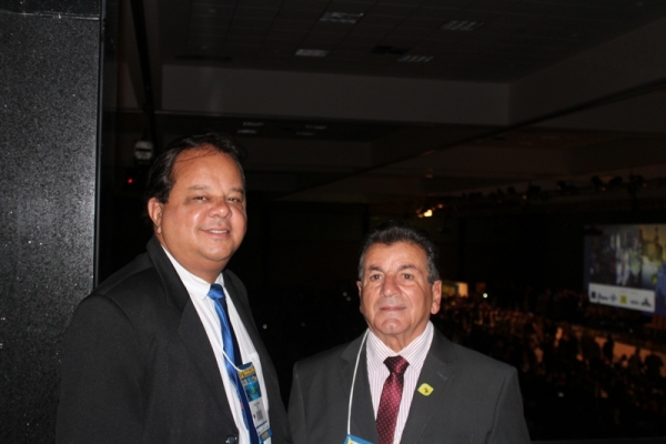 O Prefeito Marco Aurélio e o Vice-Prefeito Geraldo de Oliveira Couto durante o evento 