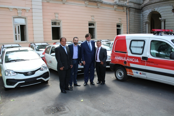 Administração Municipal recebe dois veículos por intermédio do Deputado Estadual Ulysses Gomes