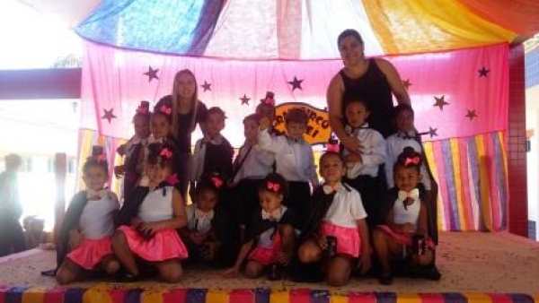 Dia do Circo é comemorado com muita alegria pelos alunos do Cemei Sinhá Natico