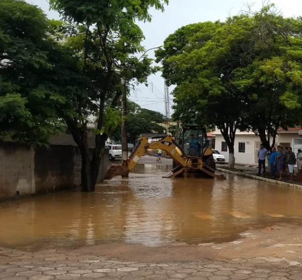 Prefeitura de Pains trabalha para reparar os estragos da forte chuva
