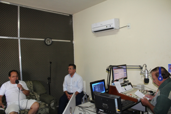 Prefeito e Vice concedem entrevista a rádio Pains FM
