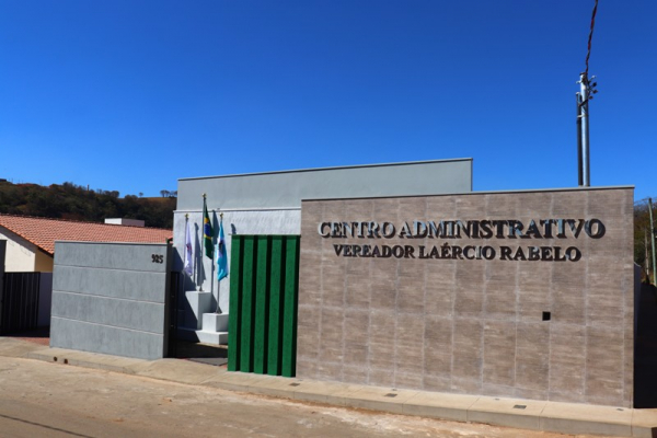 A Secretaria Municipal de Desenvolvimento Social funciona no Centro Administrativo Vereador Laércio Rabelo na rua Bela Vista, número 925, Bairro: Dona Ziza 