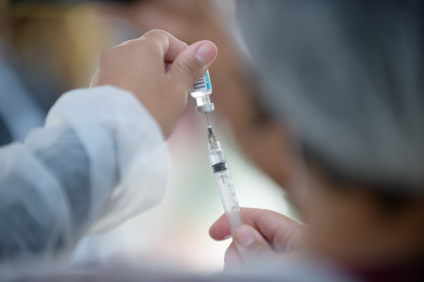 Município de Pains recebe 166 doses de vacina contra a Covid-19
