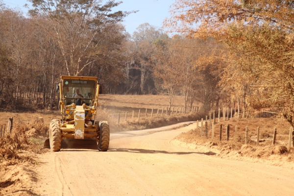 Prefeitura realiza melhorias em estradas rurais
