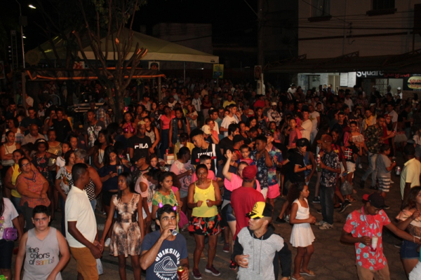 Carnaval leva alegria e muita diversão para o público de diversas idades
